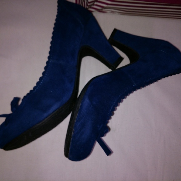 Blue suede shoes - Picture 2 of 5